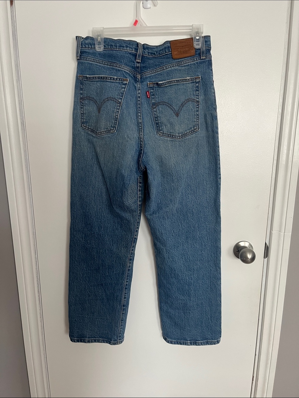Levi’s Ribcage Straight Jeans - Picture 8 of 10